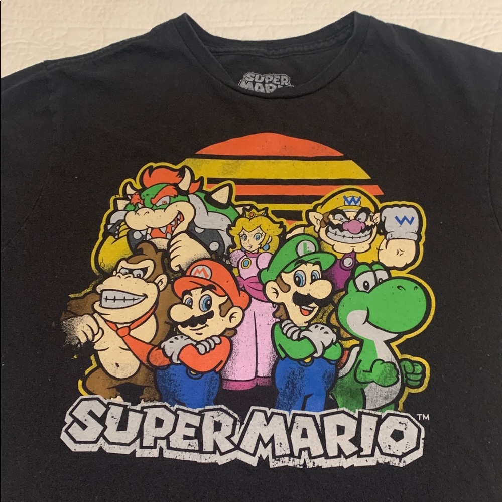 2019 Super Mario Bros & Friends Black Bright Colors SS T-shirt Size Medium
